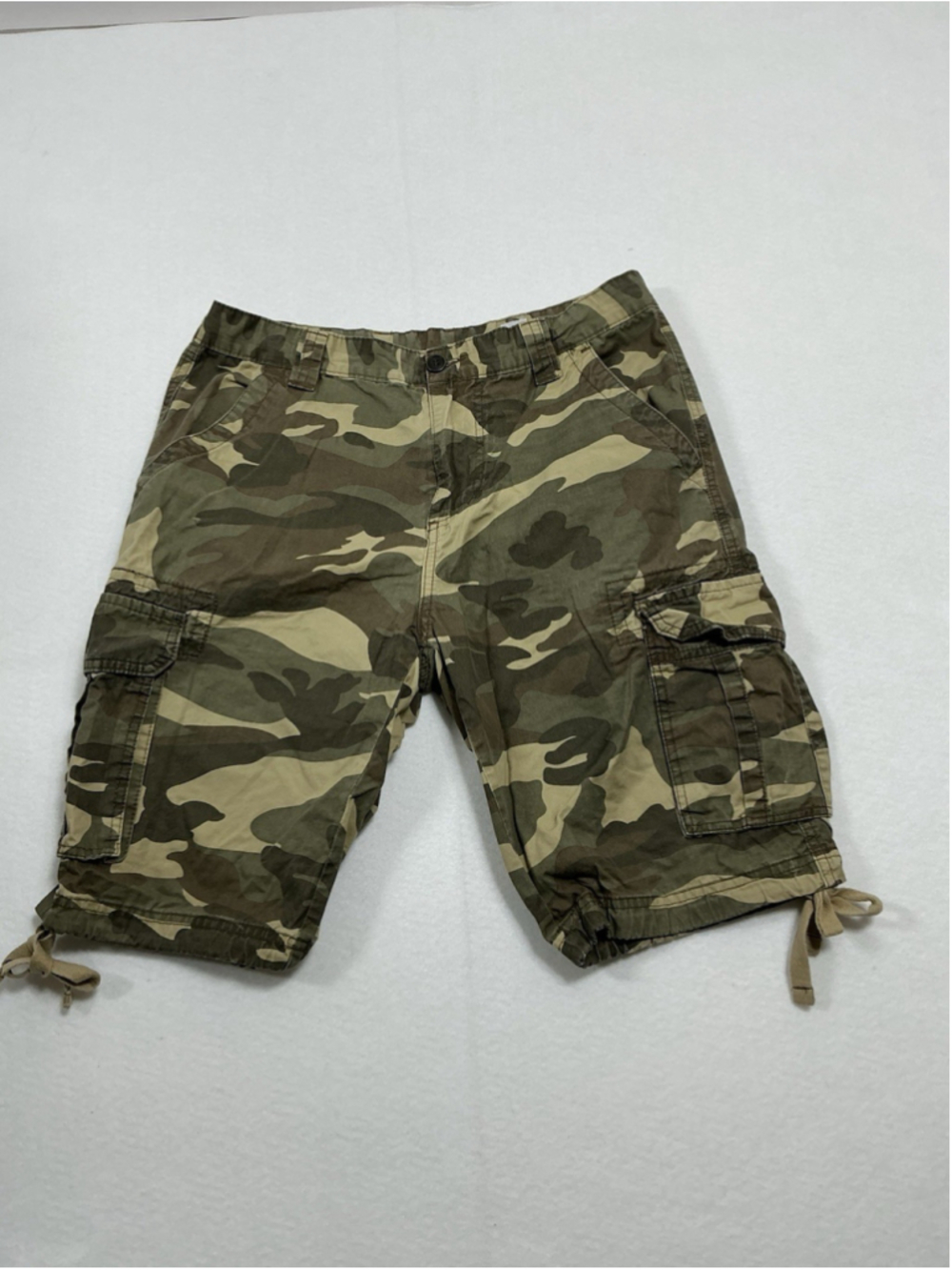 Men’s Green Camo Cargo Shorts Waist 31 Inches